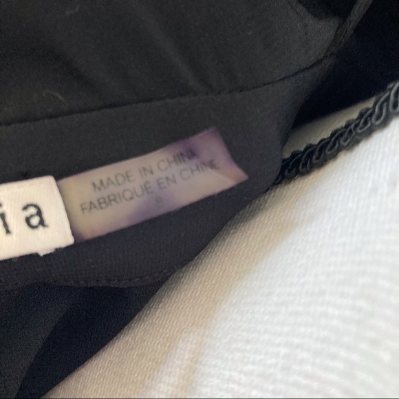 Alice + Olivia cowl neck metallic accent halter jumpsuit sz 8. - Picture 9 of 9